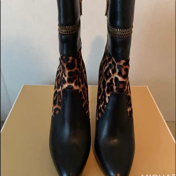 Michael Kors Bootie - Picture 1 of 4
